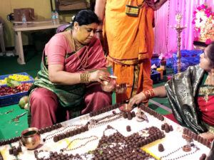 Mulugu Sivajyothi & Her Mother - Rudrabhishekam